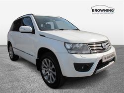Pearl white Used 2014 Suzuki Grand Vitara SZ5 SUV | £9,691