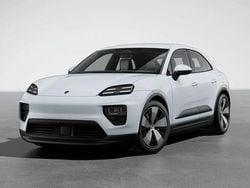 White Used 2024 Porsche Macan SUV | £62,900 (Fair price)