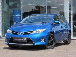 Blue Used 2015 Toyota Auris Hatchback | £6,495 (Fair price)