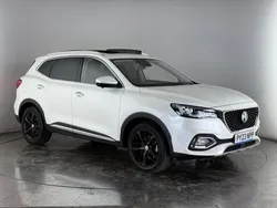 White Used 2022 MG HS Exclusive SUV | £18,700 (Fair price)