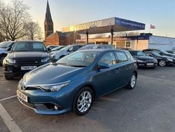 Blue Used 2016 Toyota Auris Business Edition Hatchback | £8,999 (Fair price)