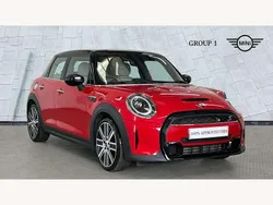 Chili red Used 2022 Mini Cooper S Comfort Hatchback | £21,990 (Fair price)