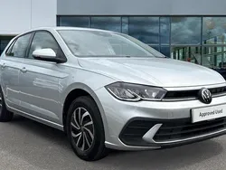 Reflex silver metallic / black Used 2022 VW Polo Life Hatchback | £16,404 (Fair price)