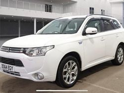 White Used 2014 Mitsubishi Outlander P-HEV Estate | £5,795 (Fair price)