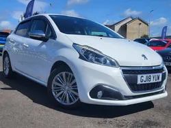 White Used 2018 Peugeot 208 Allure Hatchback | £8,995 (Expensive)