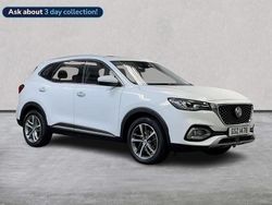 White Used 2022 MG HS Exclusive SUV | £16,249 (Fair price)