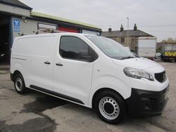 White Used 2022 Peugeot Expert Premium Van | £8,950 (Fair price)