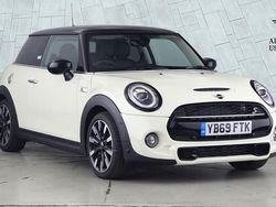White Used 2019 Mini Cooper S Exclusive Hatchback | £17,475 (Fair price)