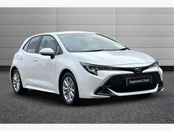 Pure white Used 2025 Toyota Corolla Hatchback | £25,395 (A bit pricey)