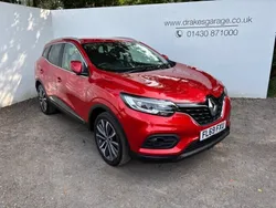 Red Used 2019 Renault Kadjar Iconic SUV | £10,990 (Fair price)