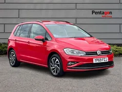 Red Used 2019 VW Golf VII Edition Estate | £15,995 (Super price)