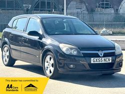 Black Used 2005 Vauxhall Astra Hatchback | £1,495 (A bit pricey)