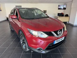 Red Used 2016 Nissan Qashqai N-Connecta SUV | £7,695 (Good price)