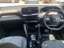 White Used 2024 Peugeot 2008 Allure SUV | £19,095 (Fair price)