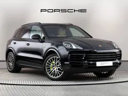 Jet black metallic Used 2022 Porsche Cayenne Platinum Edition SUV | £59,000