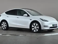 White Used 2022 Tesla Model Y Long Range SUV | £26,998 (Fair price)