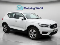 White Used 2021 Volvo XC40 Momentum SUV | £19,700 (Fair price)