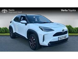 White Used 2023 Toyota Yaris Hybrid Design SUV | £20,458 (Fair price)