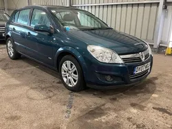Turquoise Used 2007 Vauxhall Astra Design Edition Hatchback | £2,999 (Good price)