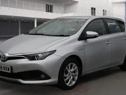 Used 2019 Toyota Auris Hybrid | £11,990 (Fair price)
