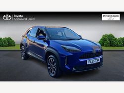 Blue Used 2025 Toyota Yaris Hybrid Design Hatchback | £24,639 (Expensive)