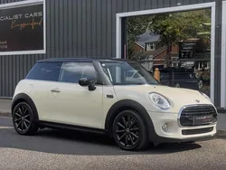 White Used 2018 Mini Cooper Hatch Hatchback | £11,000 (Fair price)