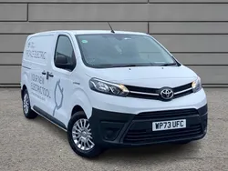 White Used 2023 Toyota Proace Van | £16,000 (Fair price)