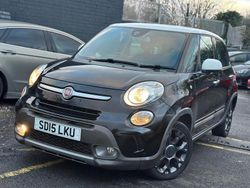 Black/white Used 2015 Fiat 500L Trekking MPV | £3,490 (Good price)