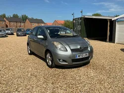 Silver Used 2010 Toyota Yaris Hatchback | £2,995 (Fair price)