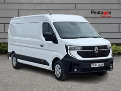 Mineral white New 2025 Renault Master Van | £25,490