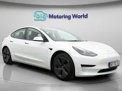 White Used 2020 Tesla Model 3 Standard Range Sedan | £13,100 (Fair price)
