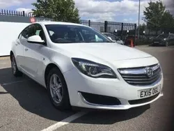 Summit white Used 2015 Vauxhall Insignia Design Edition Hatchback | £3,975 (Good price)
