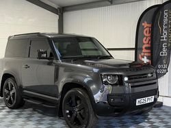 New 2025 Land Rover Defender SE Dynamic Hatchback | £66,995 (A bit pricey)