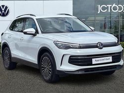 White Used 2024 VW Tiguan Life SUV | £28,337 (Fair price)