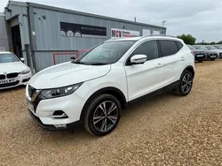 White Used 2017 Nissan Qashqai N-Connecta SUV | £10,990 (Fair price)