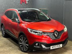 Red Used 2017 Renault Kadjar Signature SUV | £5,490 (Fair price)