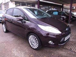 Red Used 2009 Ford Fiesta Titanium Hatchback | £5,995 (Fair price)