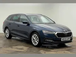 Petrol blue metallic Used 2022 Skoda Octavia SE L Estate | £17,394 (Fair price)