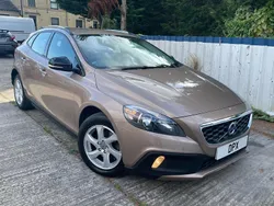Bronze Used 2014 Volvo V40 CC SE Estate | £5,590 (Fair price)