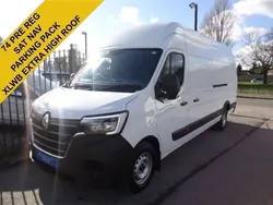 White New 2024 Renault Master Van | £32,388 (A bit pricey)