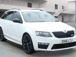 White Used 2016 Skoda Octavia vRS Estate | £9,995 (Fair price)