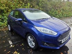 Blue Used 2016 Ford Fiesta Zetec Hatchback | £4,995 (Good price)