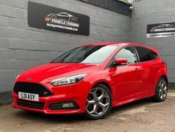 Red Used 2015 Ford Focus ST Hatchback | £6,695 (Super price)