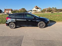 Panther black metallic Used 2017 Ford Focus ST-Line Hatchback | £11,995 (Fair price)
