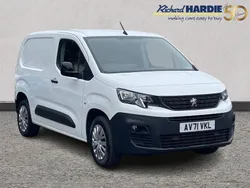 White Used 2022 Peugeot Partner Premium MPV | £11,999 (Good price)