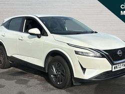 White Used 2022 Nissan Qashqai Acenta Premium SUV | £15,351 (Good price)