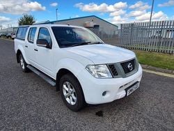 White Used 2013 Nissan Navara Visia Pickup | £4,495 (Fair price)