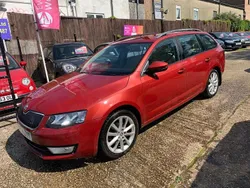 Red Used 2014 Skoda Octavia Elegance Estate | £3,495 (Super price)
