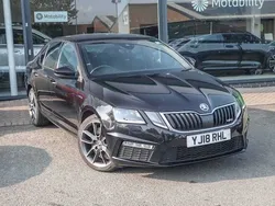 Black magic pearlescent Used 2018 Skoda Octavia Hatchback | £17,820 (Good price)