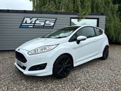 White Used 2016 Ford Fiesta Zetec Hatchback | £5,995 (Fair price)